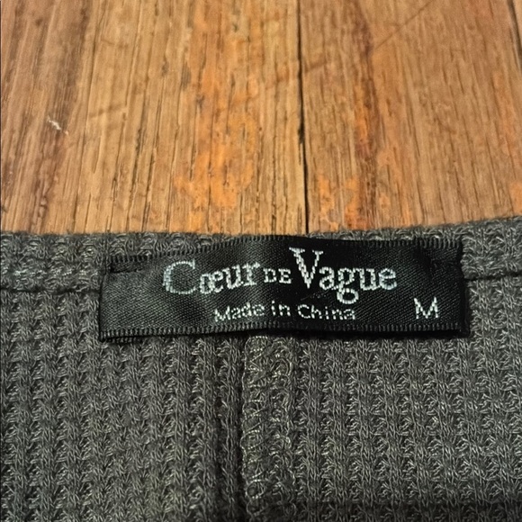 Chic Charcoal Button-Accent Long Sleeve Top - Picture 2 of 12